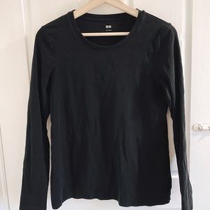 Black long sleeve tee